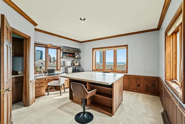 $1,595,000 | 320 East Buffalo Street, Unit 900, Milwaukee, WI 53202