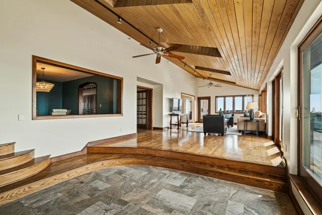 $1,595,000 | 320 East Buffalo Street, Unit 900, Milwaukee, WI 53202