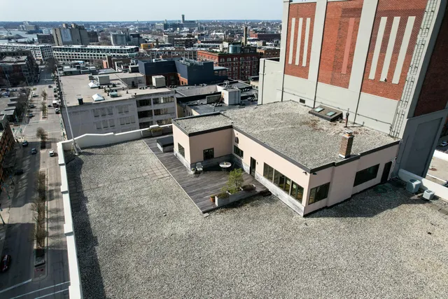 $1,595,000 | 320 East Buffalo Street, Unit 900, Milwaukee, WI 53202