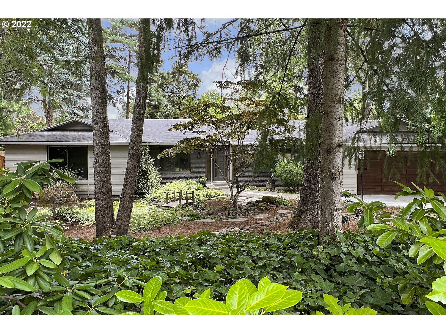 8995 Southwest Jamieson Road Portland, OR 97225 - Photo 2 of 31 Gallery Image 2