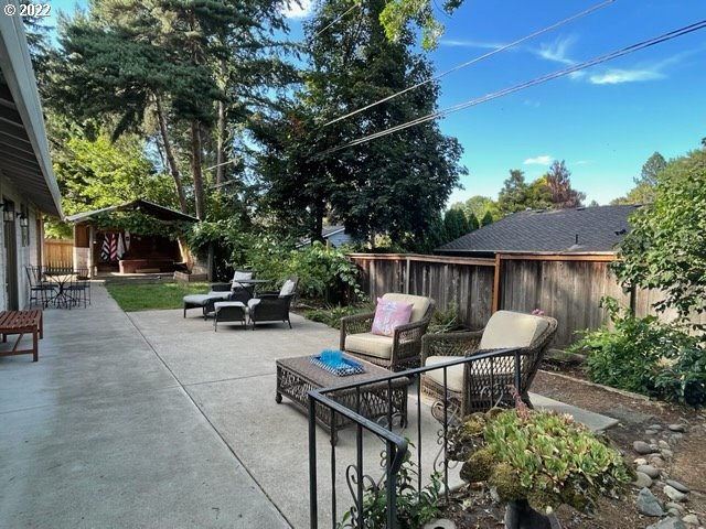 8995 Southwest Jamieson Road Portland, OR 97225 - Photo 21 of 31 Gallery Image 21