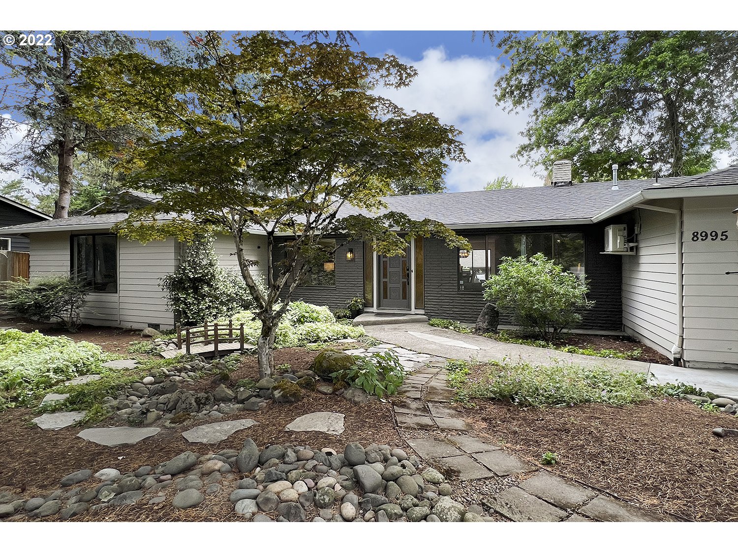 8995 Southwest Jamieson Road Portland, OR 97225 - Photo 3 of 31 Gallery Image 3