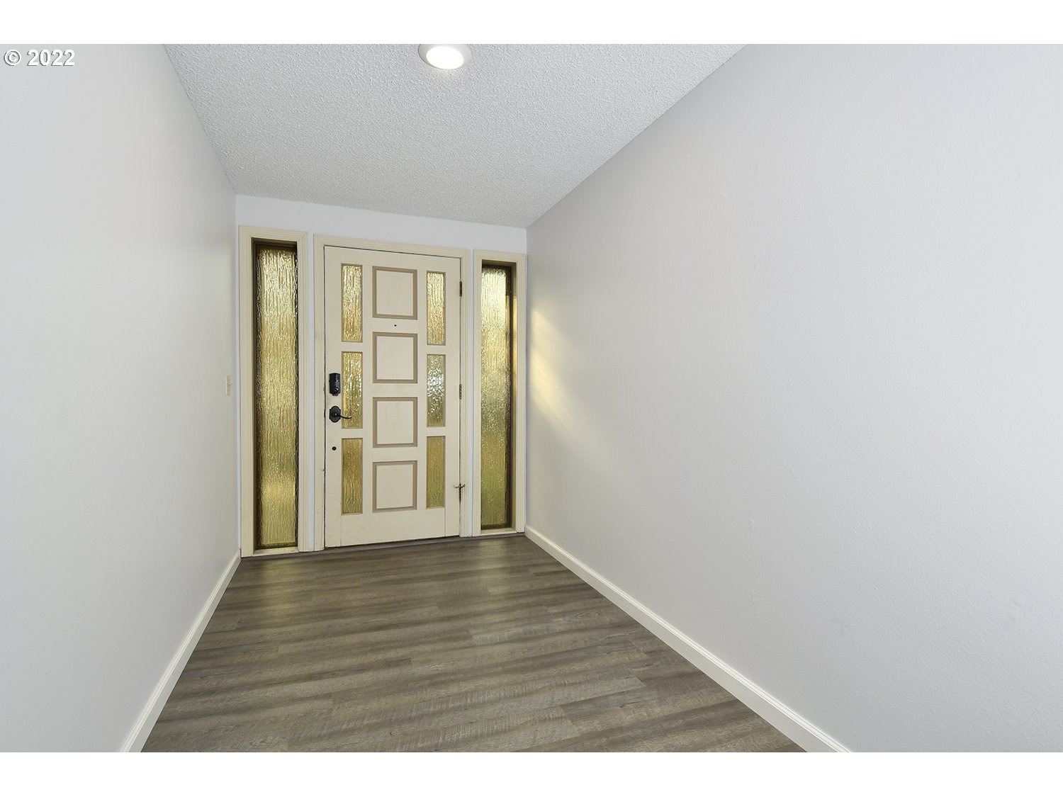 8995 Southwest Jamieson Road Portland, OR 97225 - Photo 5 of 31 Gallery Image 5
