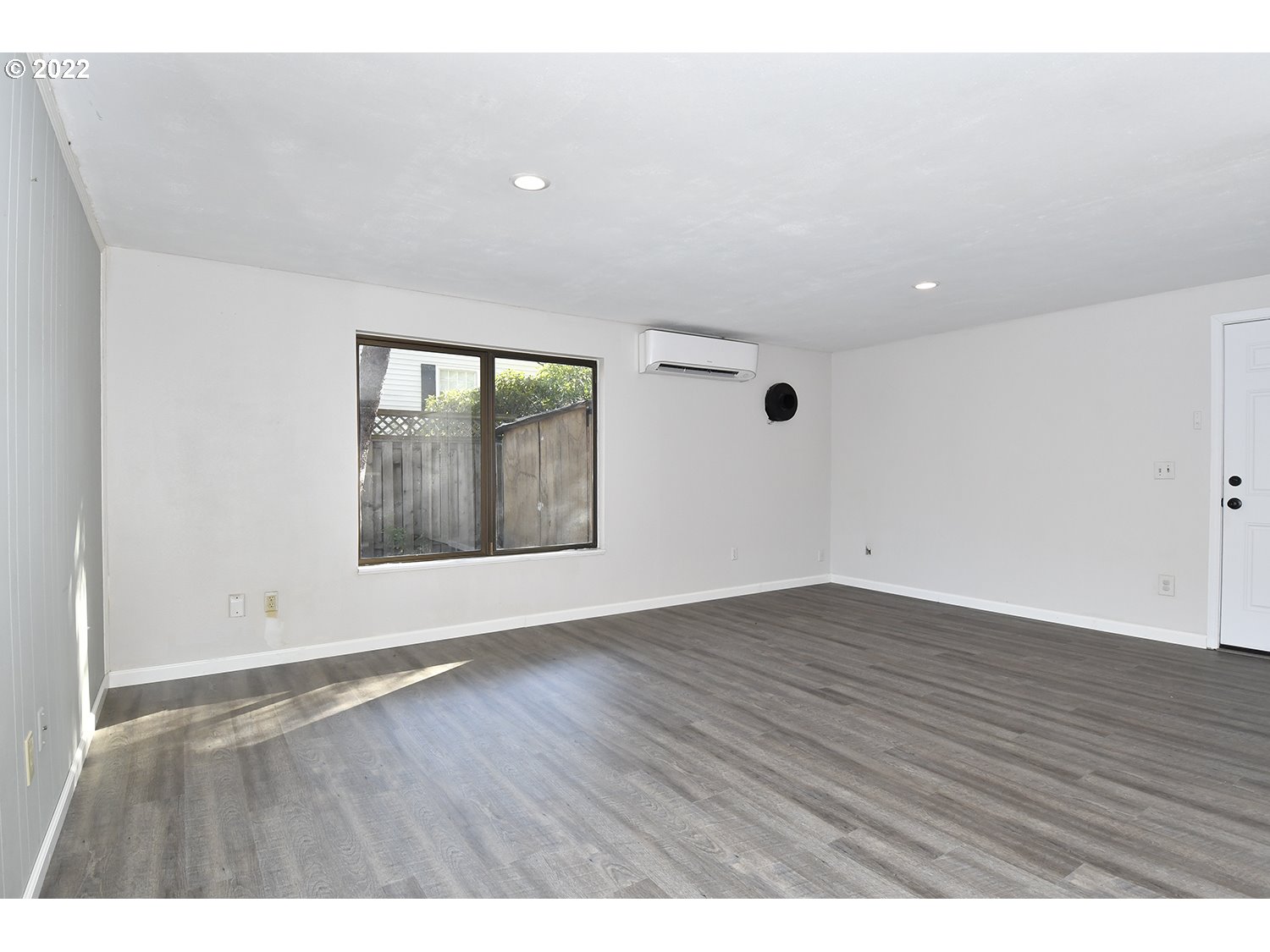 8995 Southwest Jamieson Road Portland, OR 97225 - Photo 9 of 31 Gallery Image 9