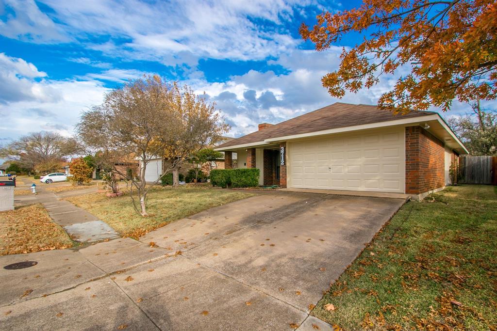 3712 Roussillon Drive Carrollton, TX 75007 - Photo 2 of 32