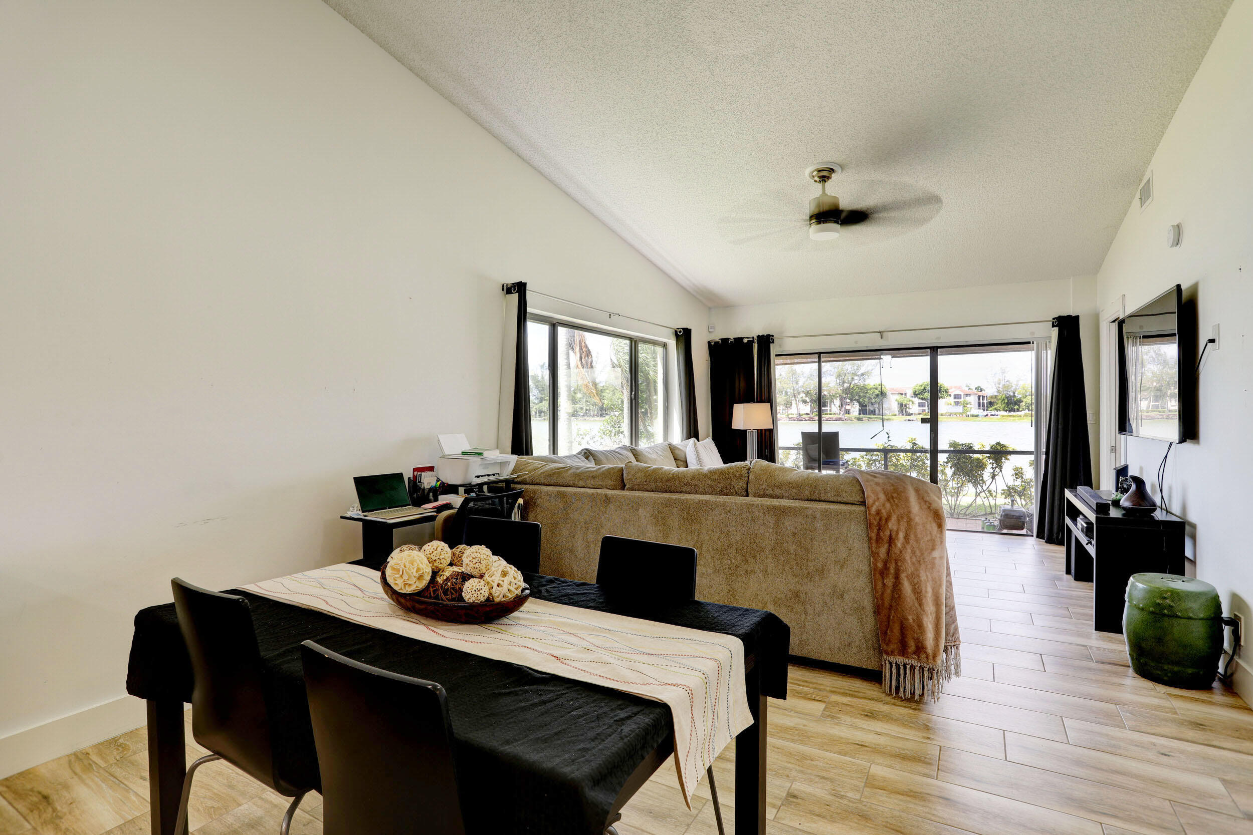 639 Banks Road Margate, FL 33063 - Photo 9 of 44 Living Area