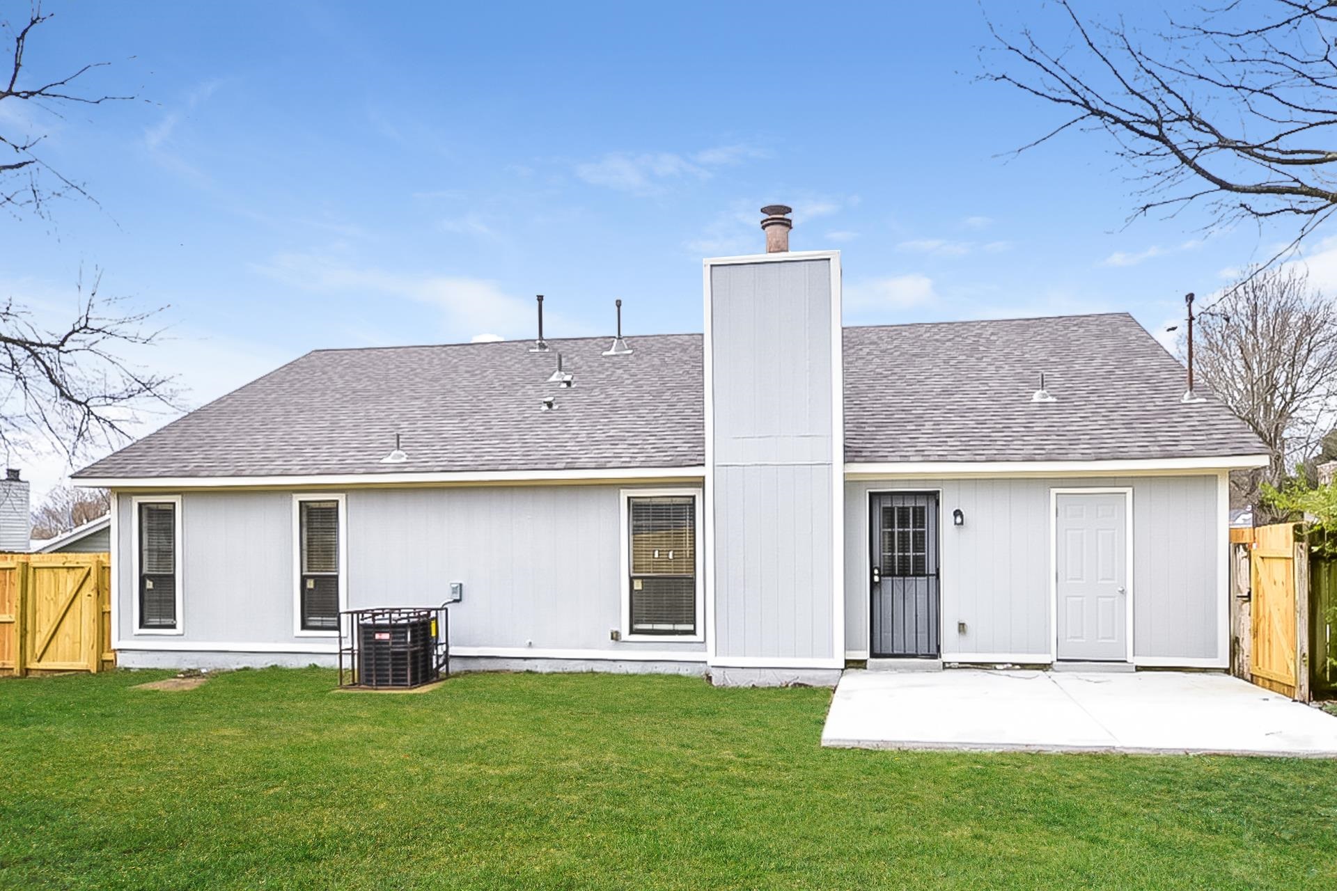 3890 Birchshade Cove Memphis, TN 38115 - Photo 14 of 16 a view of a house with a garden