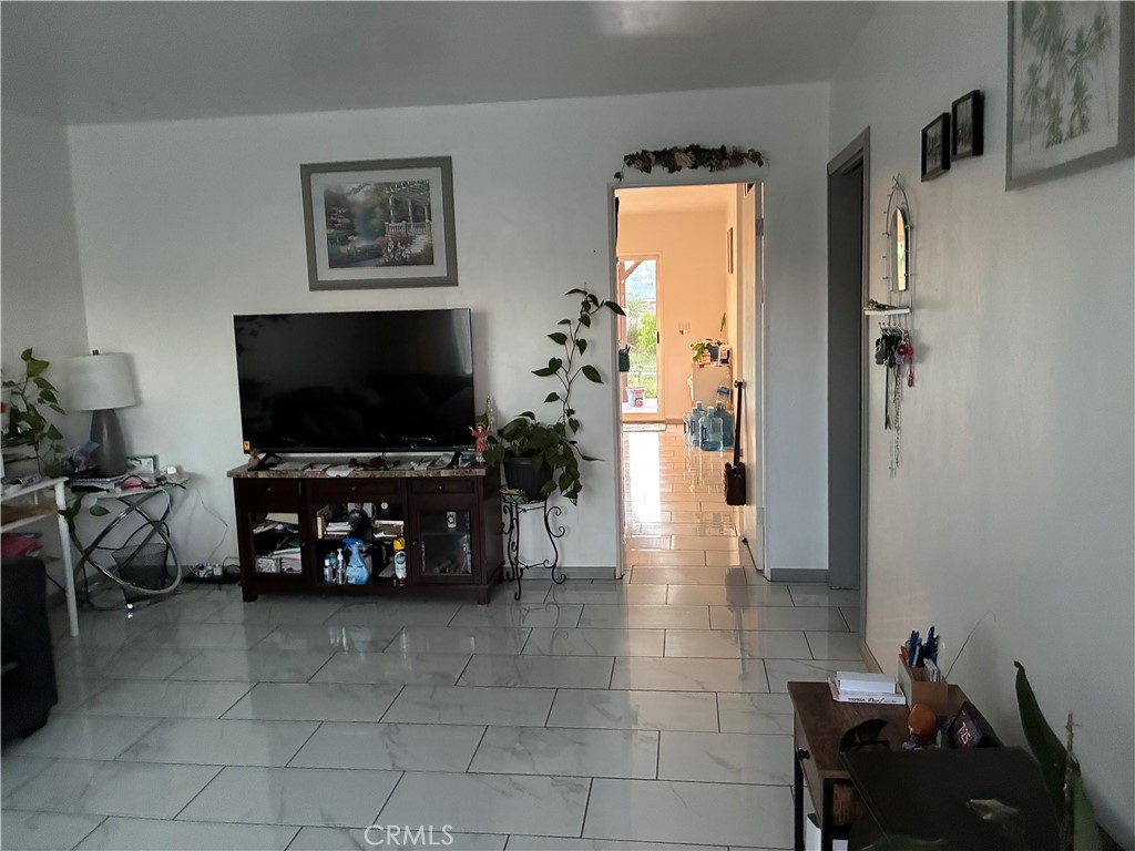 38983 Deer Run Road Palmdale, CA 93551 - Photo 6 of 19