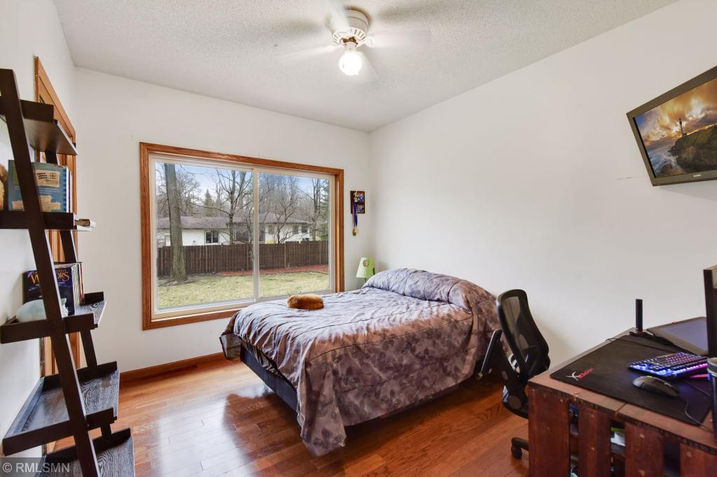 24705 Amlee Road Shorewood, MN 55331 - Photo 14 of 23