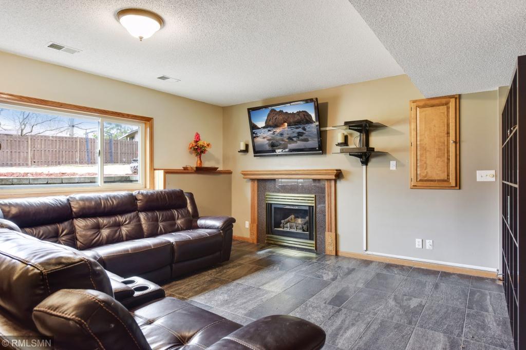 24705 Amlee Road Shorewood, MN 55331 - Photo 16 of 23