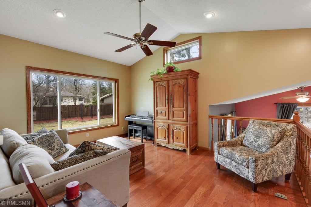 24705 Amlee Road Shorewood, MN 55331 - Photo 9 of 23