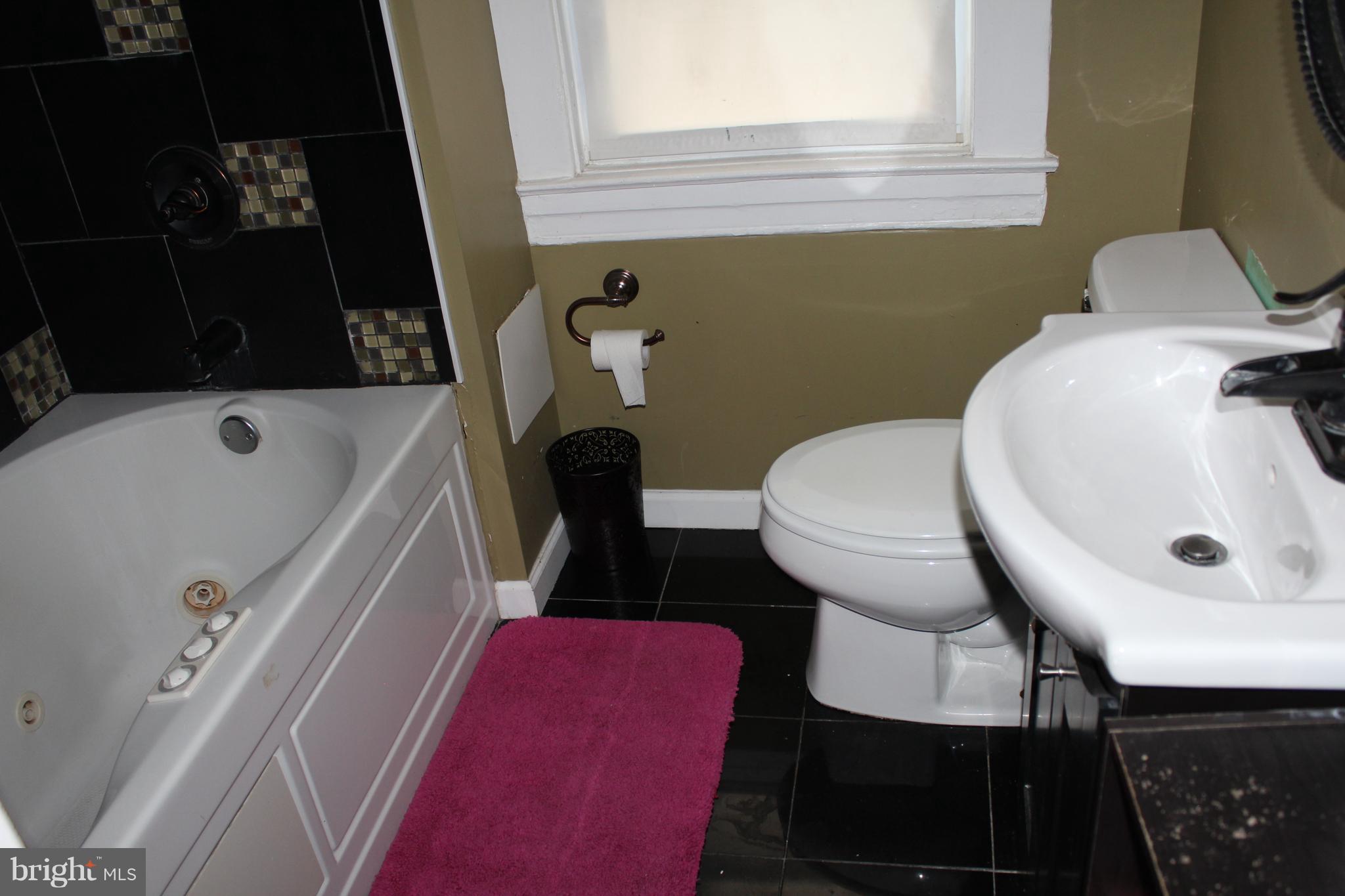 3810 Grantley Road Baltimore, MD 21215 - Photo 15 of 22 Bath