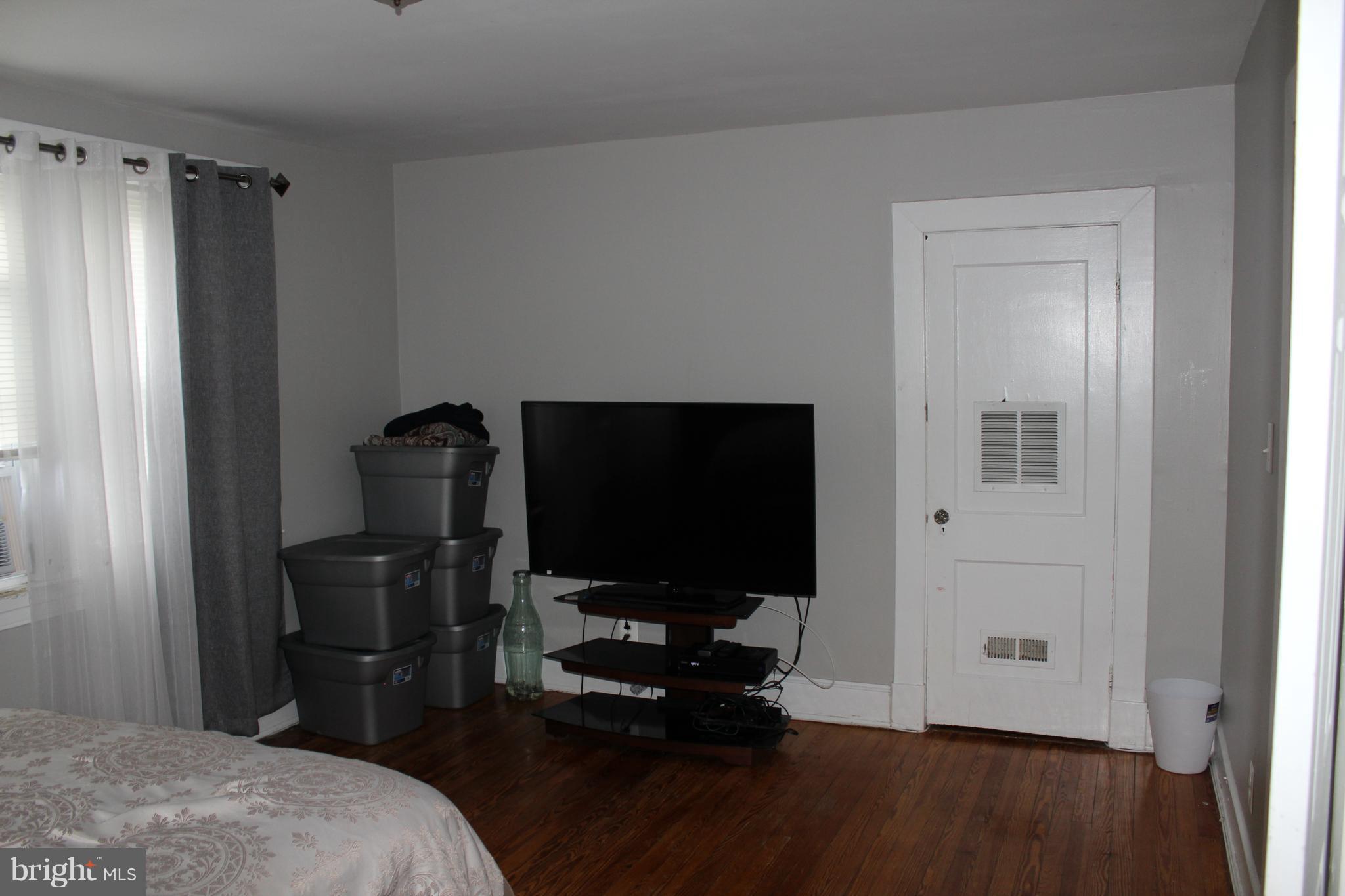 3810 Grantley Road Baltimore, MD 21215 - Photo 17 of 22 Bedroom