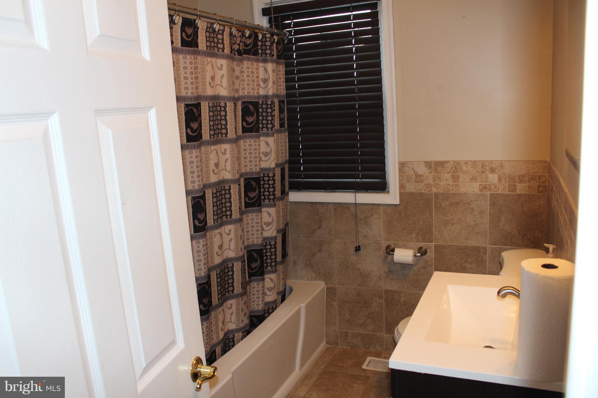 3810 Grantley Road Baltimore, MD 21215 - Photo 20 of 22 Bath