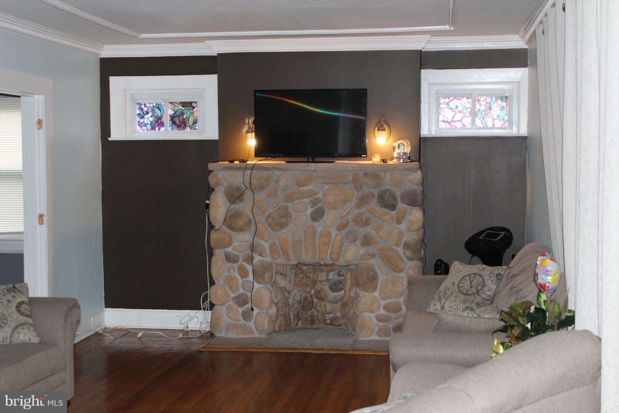 3810 Grantley Road Baltimore, MD 21215 - Photo 5 of 22 Living Room