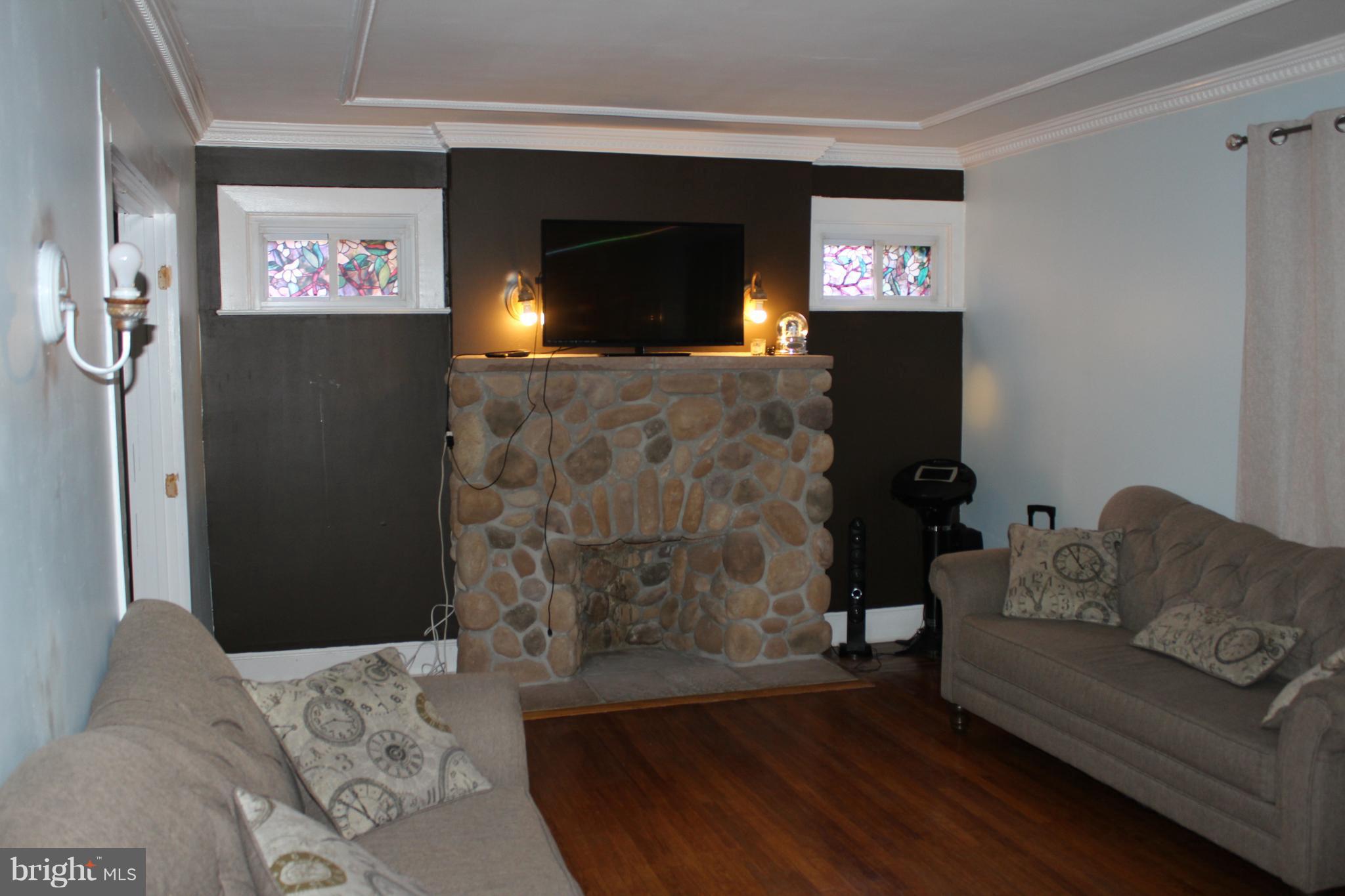 3810 Grantley Road Baltimore, MD 21215 - Photo 6 of 22 Living Room