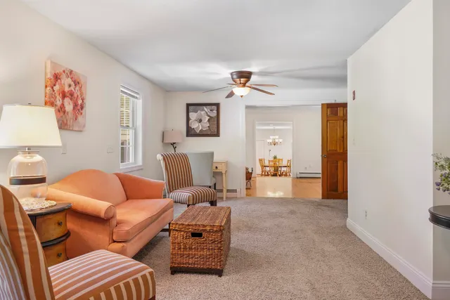 $899,900 | 207 Oak Ridge Road, Plaistow, NH 03865