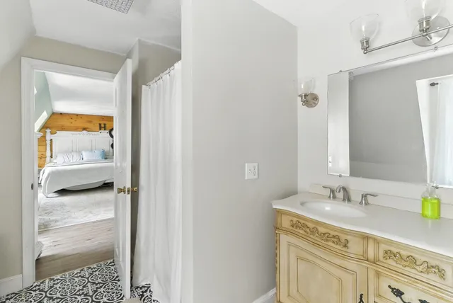 $899,900 | 207 Oak Ridge Road, Plaistow, NH 03865