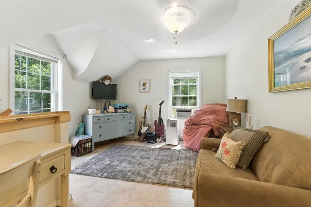 $899,900 | 207 Oak Ridge Road, Plaistow, NH 03865