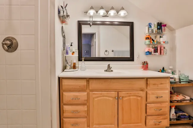 $899,900 | 207 Oak Ridge Road, Plaistow, NH 03865