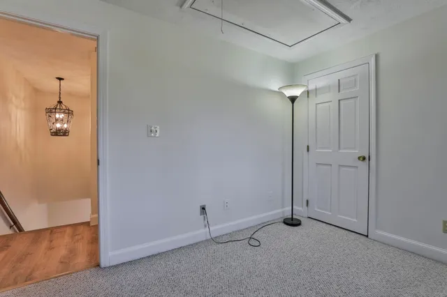 $899,900 | 207 Oak Ridge Road, Plaistow, NH 03865