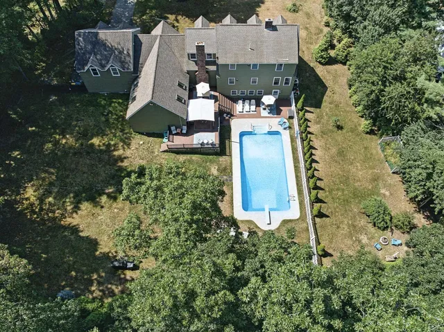 $899,900 | 207 Oak Ridge Road, Plaistow, NH 03865