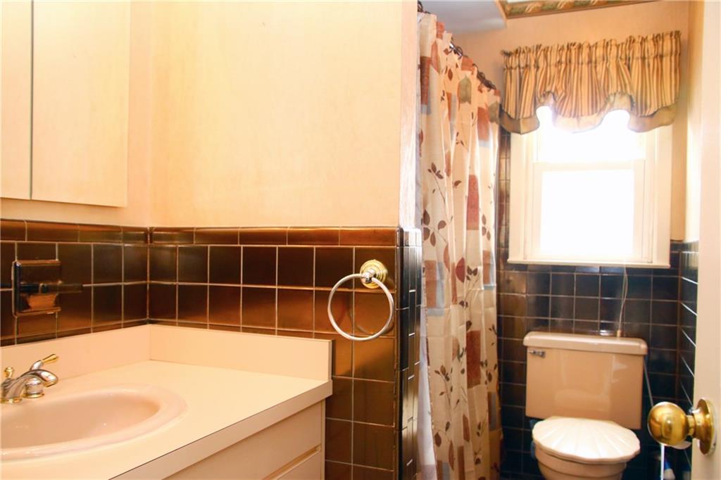 60 Reno Avenue Staten Island, NY 10306 - Photo 18 of 26 Gallery Image 18