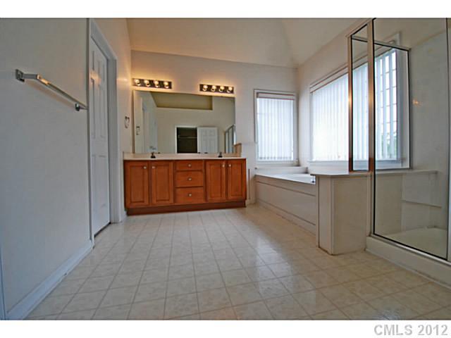 10940 Hellebore Road, Unit 12 Charlotte, NC 28213 - Photo 11 of 15 Gallery Image 11