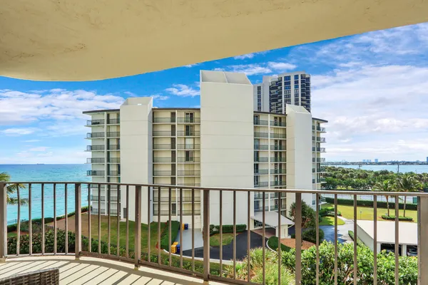 $7,000 | 5420 North Ocean Drive, Unit 506, Singer Island, FL 33404