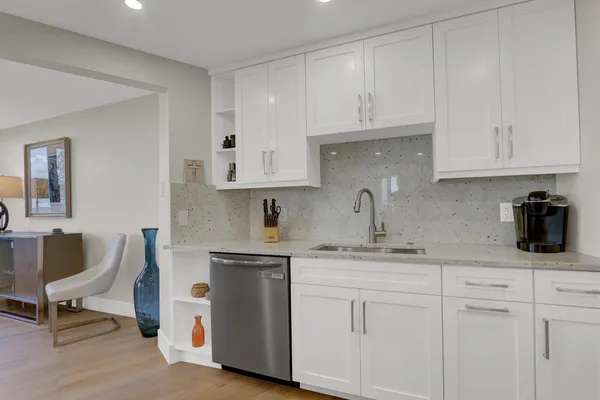 $7,000 | 5420 North Ocean Drive, Unit 506, Singer Island, FL 33404