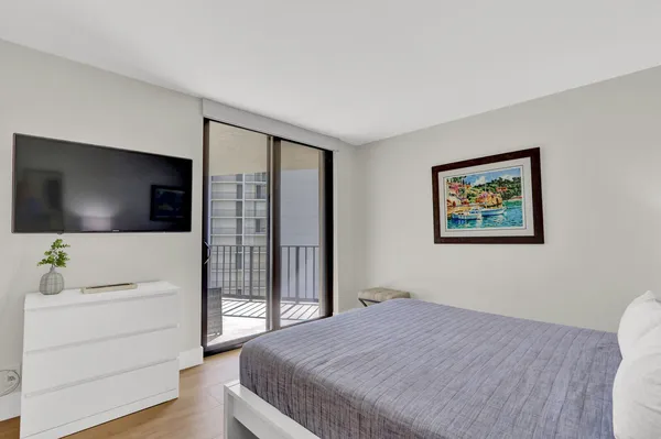 $7,000 | 5420 North Ocean Drive, Unit 506, Singer Island, FL 33404