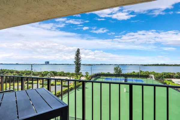 $7,000 | 5420 North Ocean Drive, Unit 506, Singer Island, FL 33404