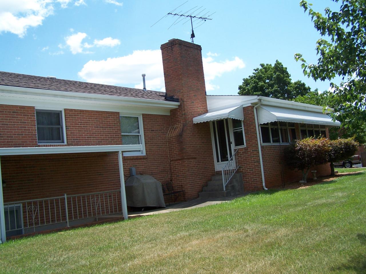 5704 Littleton Road Roanoke, VA 24012 - Photo 4 of 17 Back