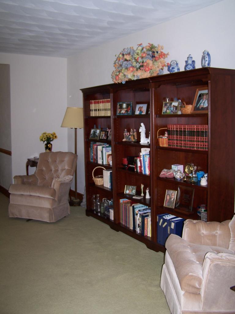 5704 Littleton Road Roanoke, VA 24012 - Photo 7 of 17 Living Room
