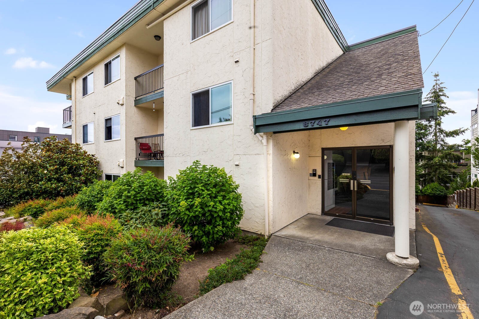8747 Phinney Avenue North, Unit 7 Seattle, WA 98103 - Photo 1 of 15