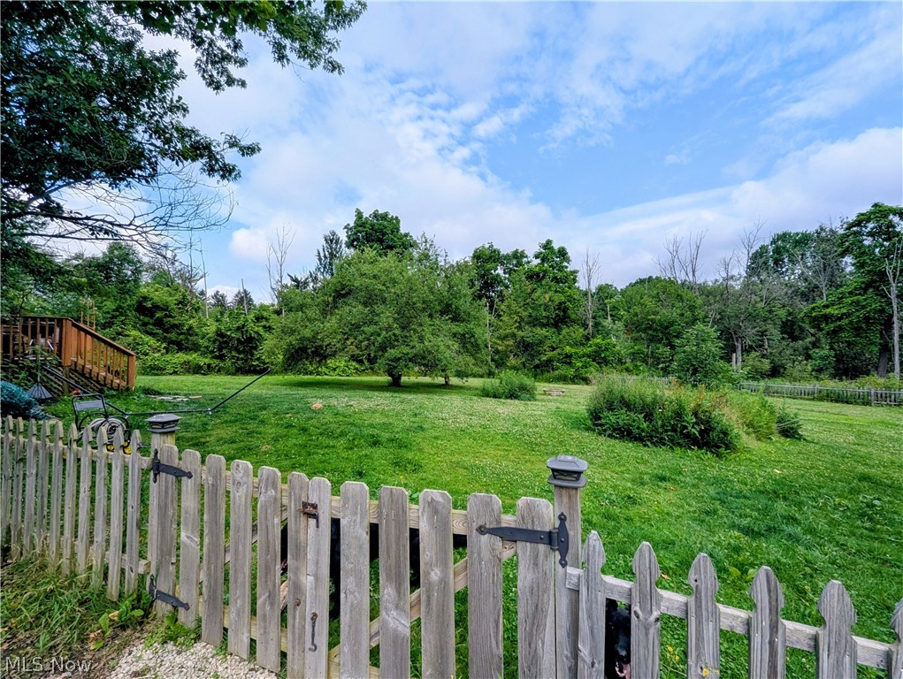 14524 Mayfield Road Chardon, OH 44024 - Photo 2 of 10