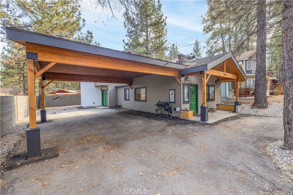 259 Victoria Sugarloaf, CA 92386 - Photo 31 of 33