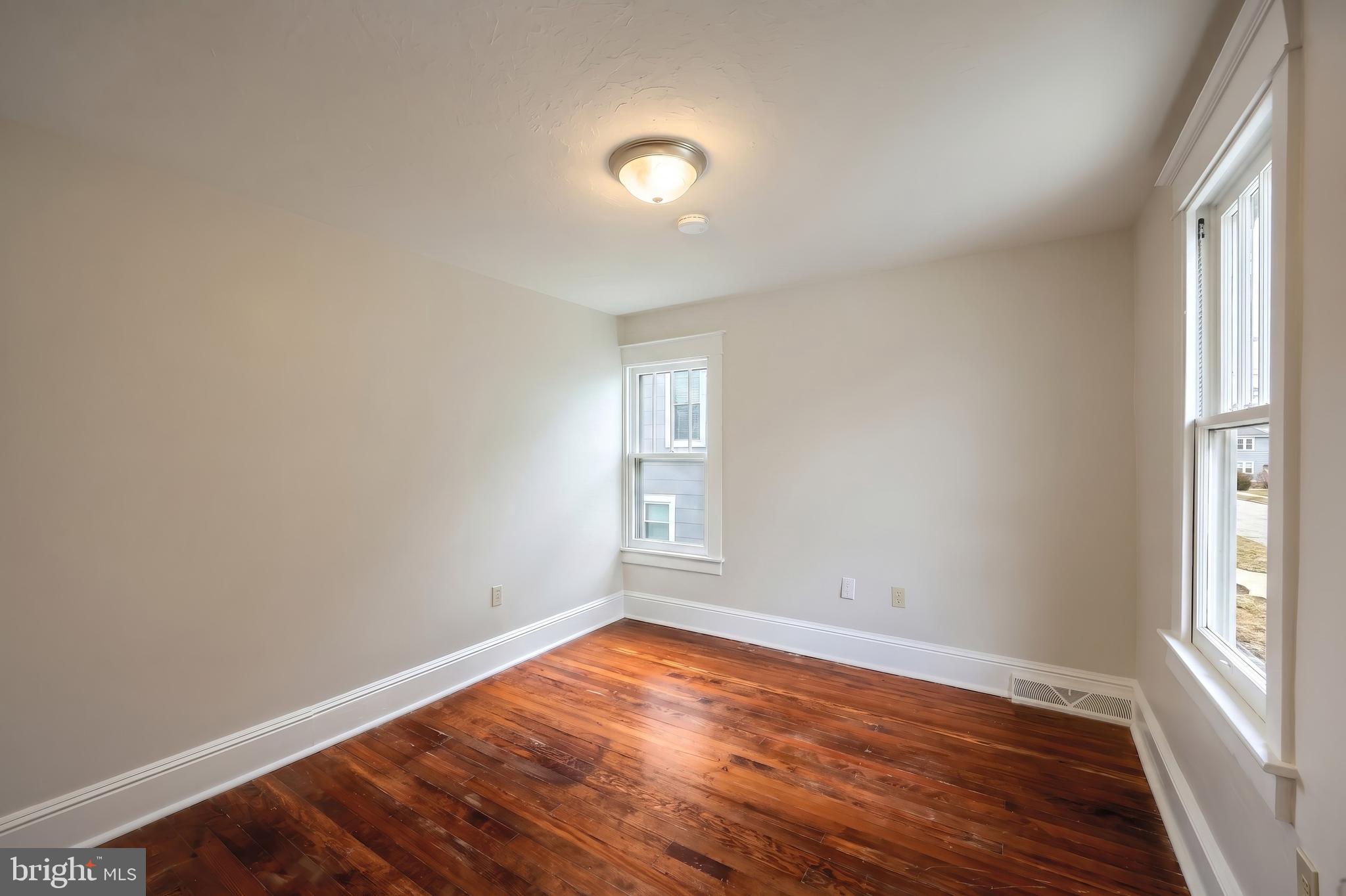 1019 West College Avenue York, PA 17404 - Photo 21 of 31 Bedroom 1