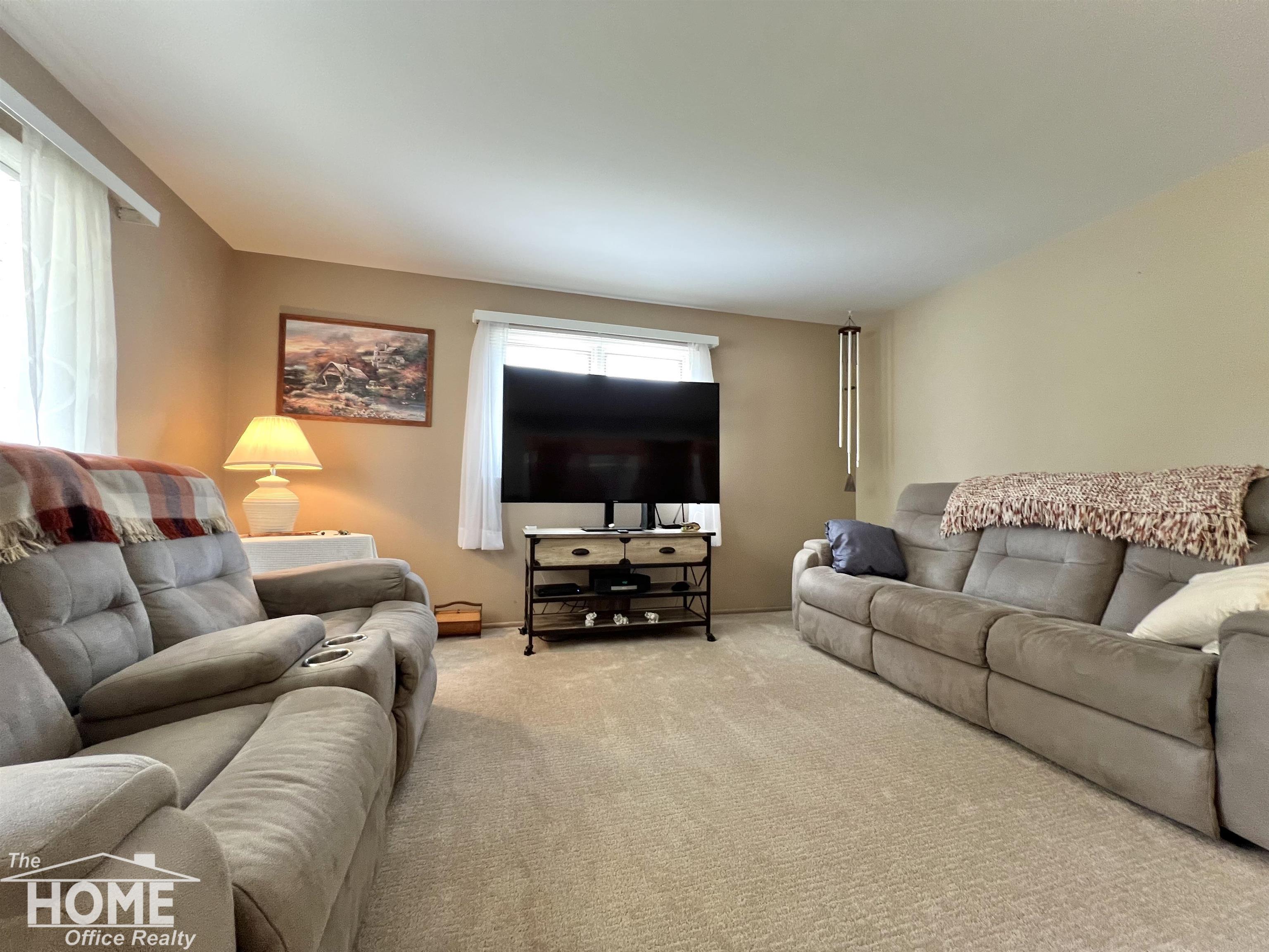 809 Moore Street Owosso, MI 48867 - Photo 4 of 43
