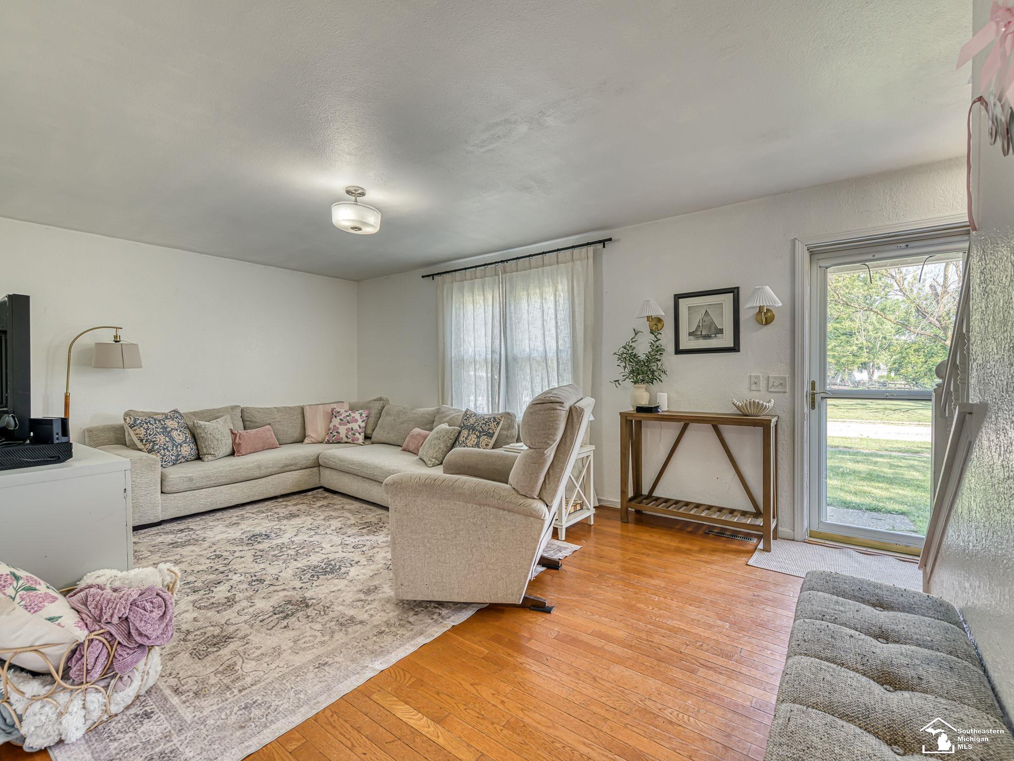 7299 Rumford Road Temperance, MI 48182 - Photo 3 of 35