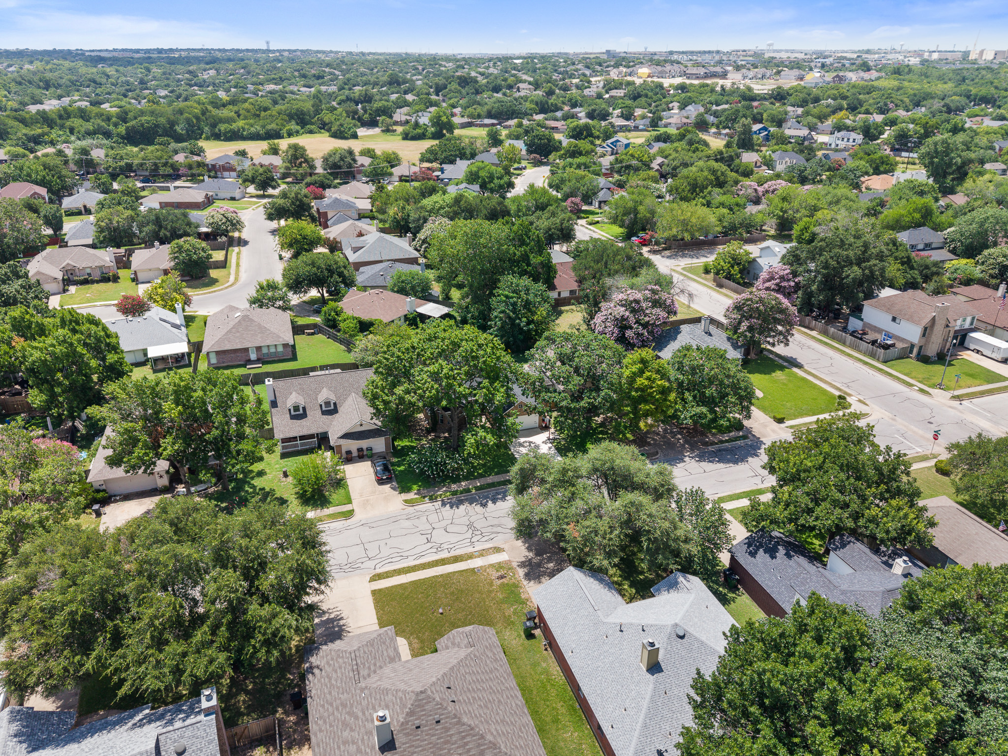 2305 Raintree Path Round Rock, TX 78664 - Photo 35 of 36