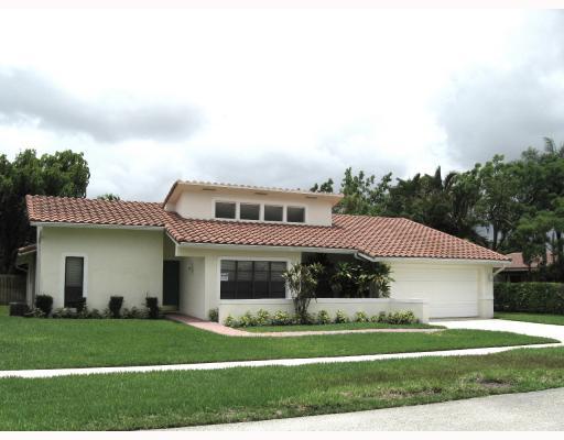 7072 San Sebastian Circle Boca Raton, FL 33433 - Photo 1 of 14 Primary Photo