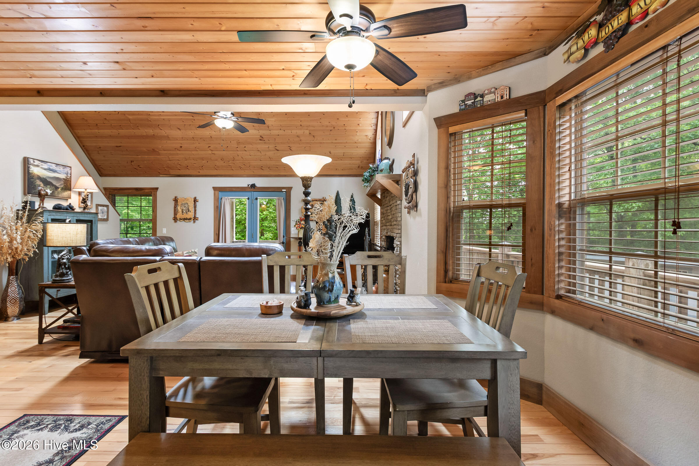1070 Burger Road Murphy, NC 28906 - Photo 20 of 55 Foyer