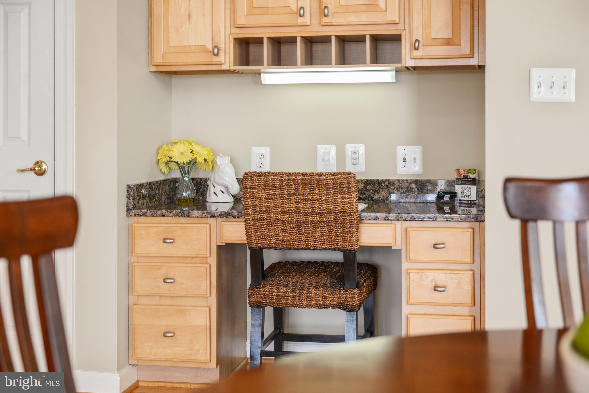 25122 Vista Ridge Road Laytonsville, MD 20882 - Photo 28 of 70 Work station