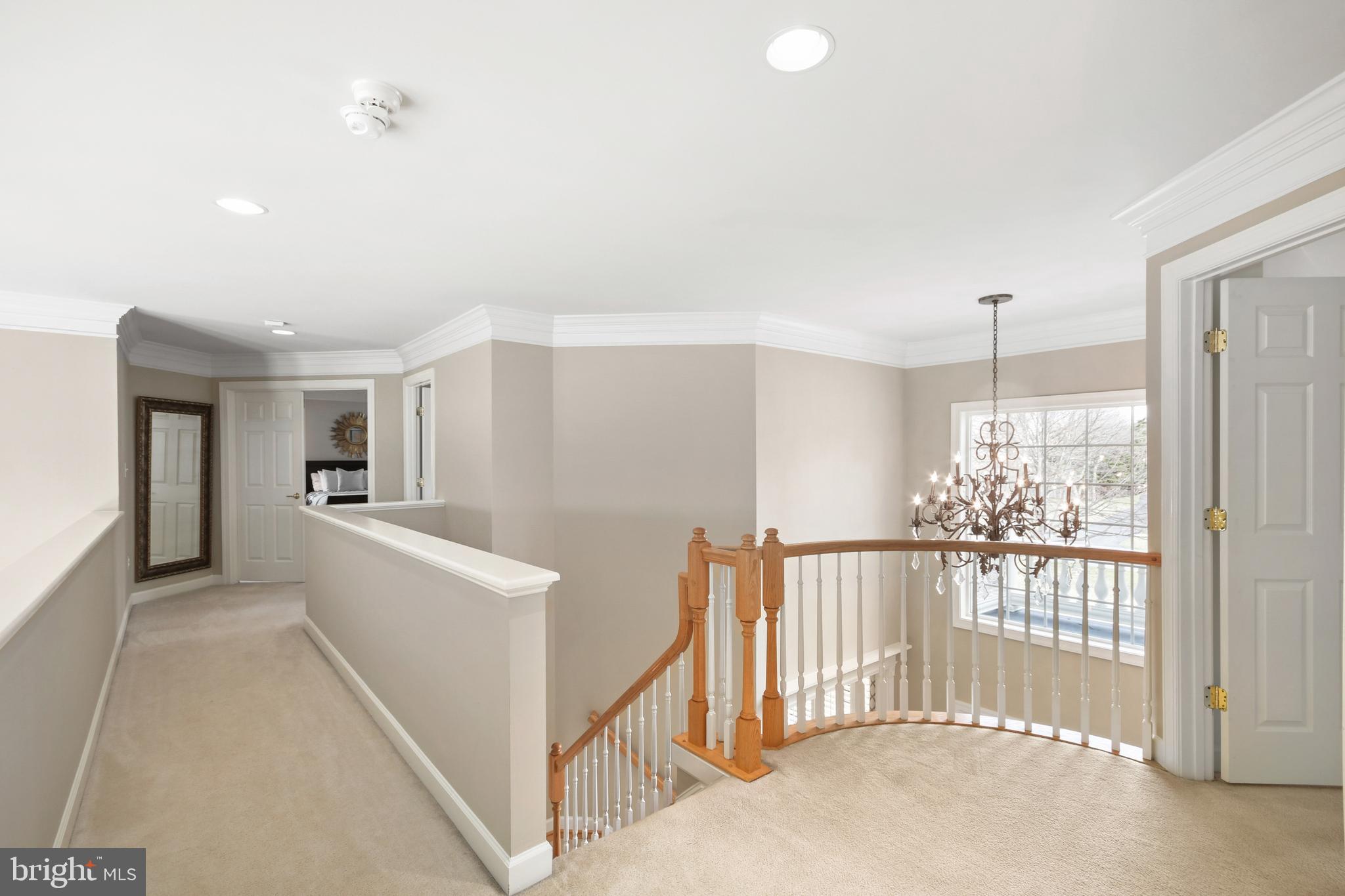 25122 Vista Ridge Road Laytonsville, MD 20882 - Photo 38 of 70 Upstairs hall