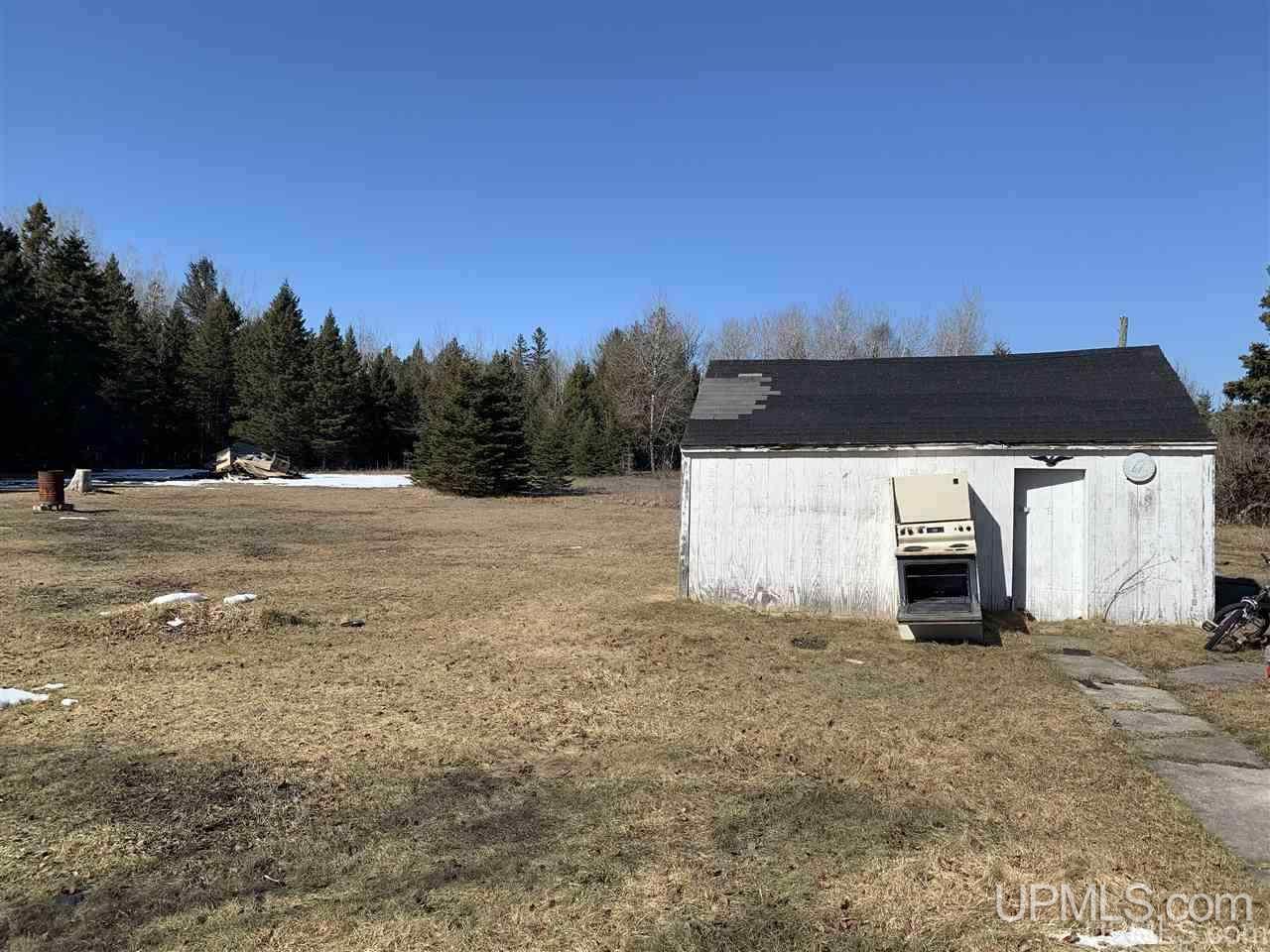 2584 Dixner Road Gulliver, MI 49840 - Photo 4 of 17 Gallery Image 4