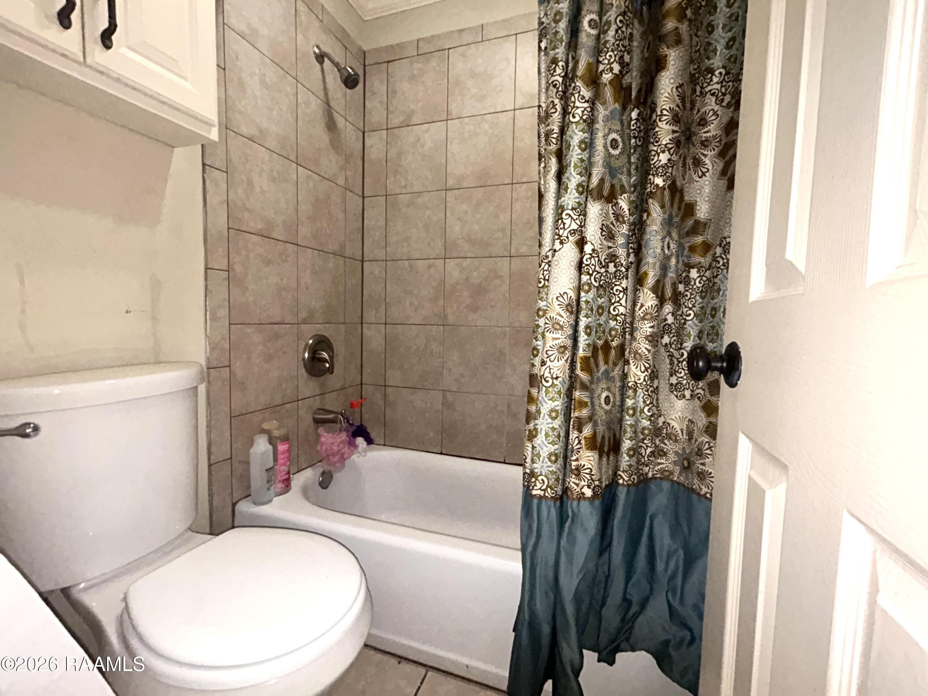 220 Doucet Road, Unit 154G Lafayette, LA 70503 - Photo 7 of 10 Bathroom