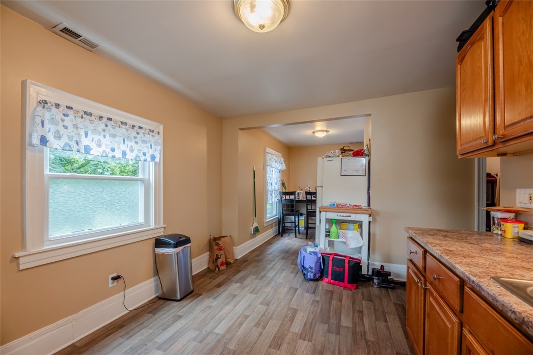 39 Oxford Street Rochester, NY 14607 - Photo 16 of 49