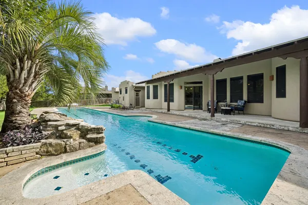 $749,500 | 22227 Oban Drive, Spicewood, TX 78669