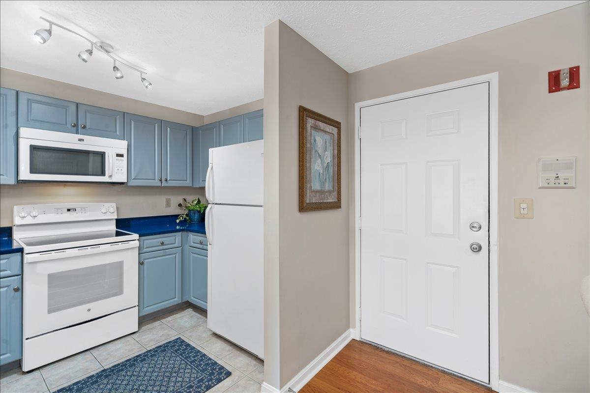 96 River Road, Unit 207 Manchester, NH 03104 - Photo 8 of 38 Gallery Image 8